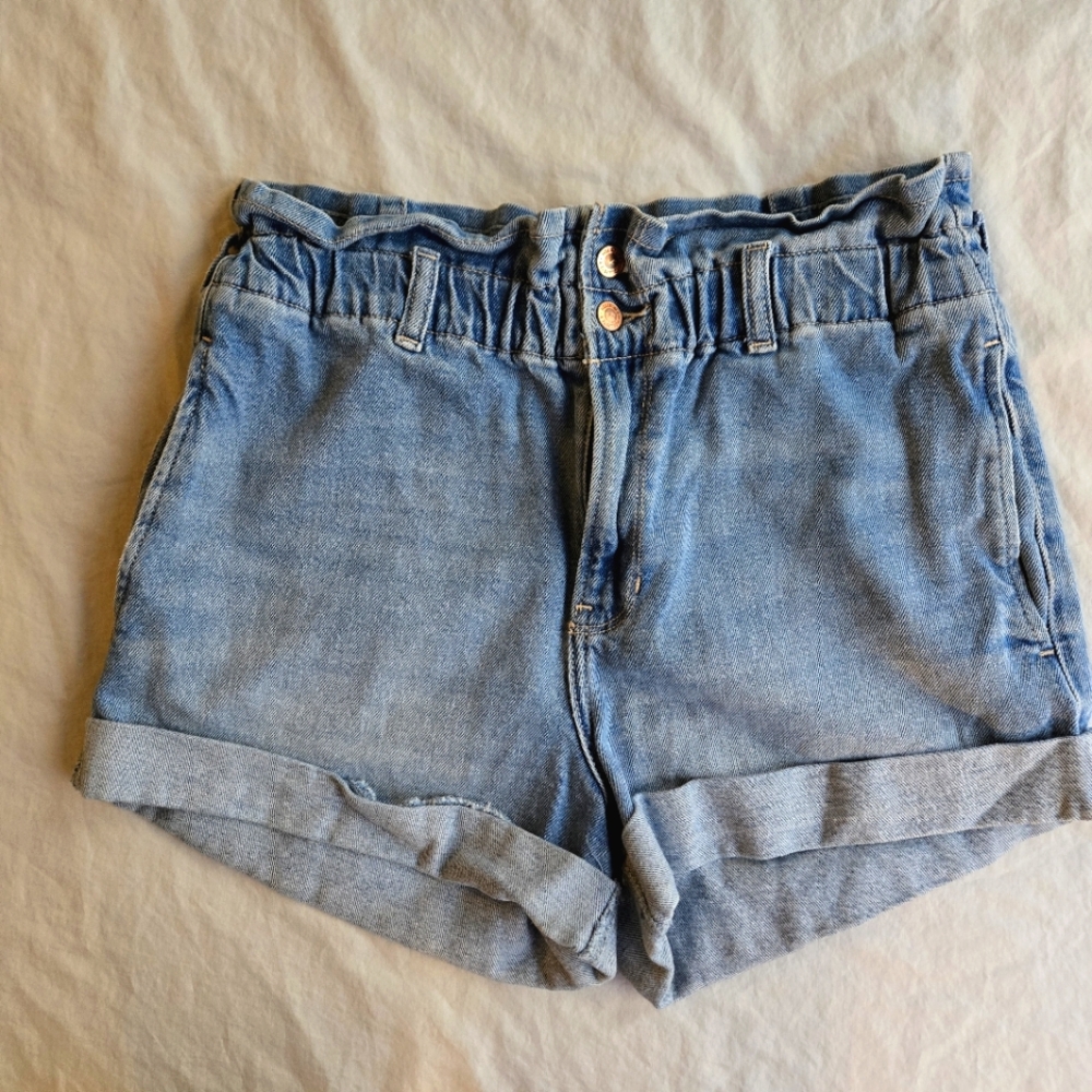 Hollister Ultra High Rise Mom Short 3" Inseam Vintage Stretch, Elastic Waist